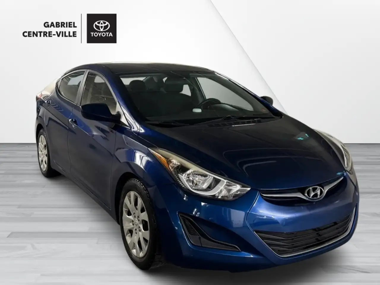 Hyundai ELANTRA photo Hyundai ELANTRA