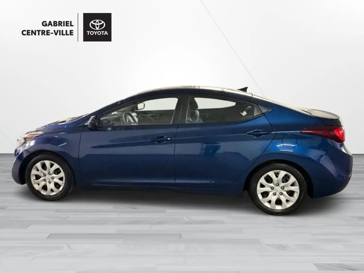 Hyundai ELANTRA photo Hyundai ELANTRA