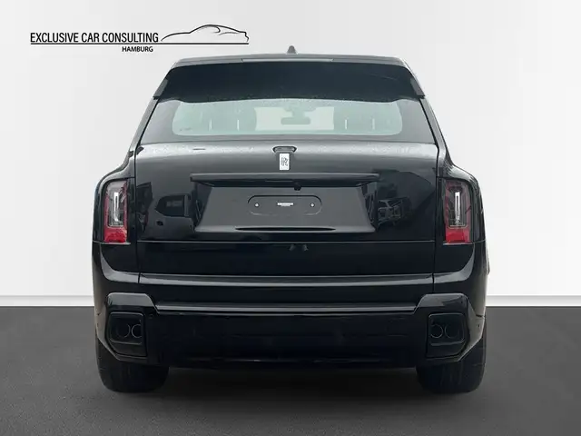 Rolls-Royce Cullinan view 5