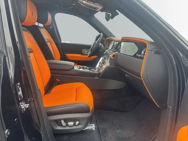 Rolls-Royce Cullinan view 8