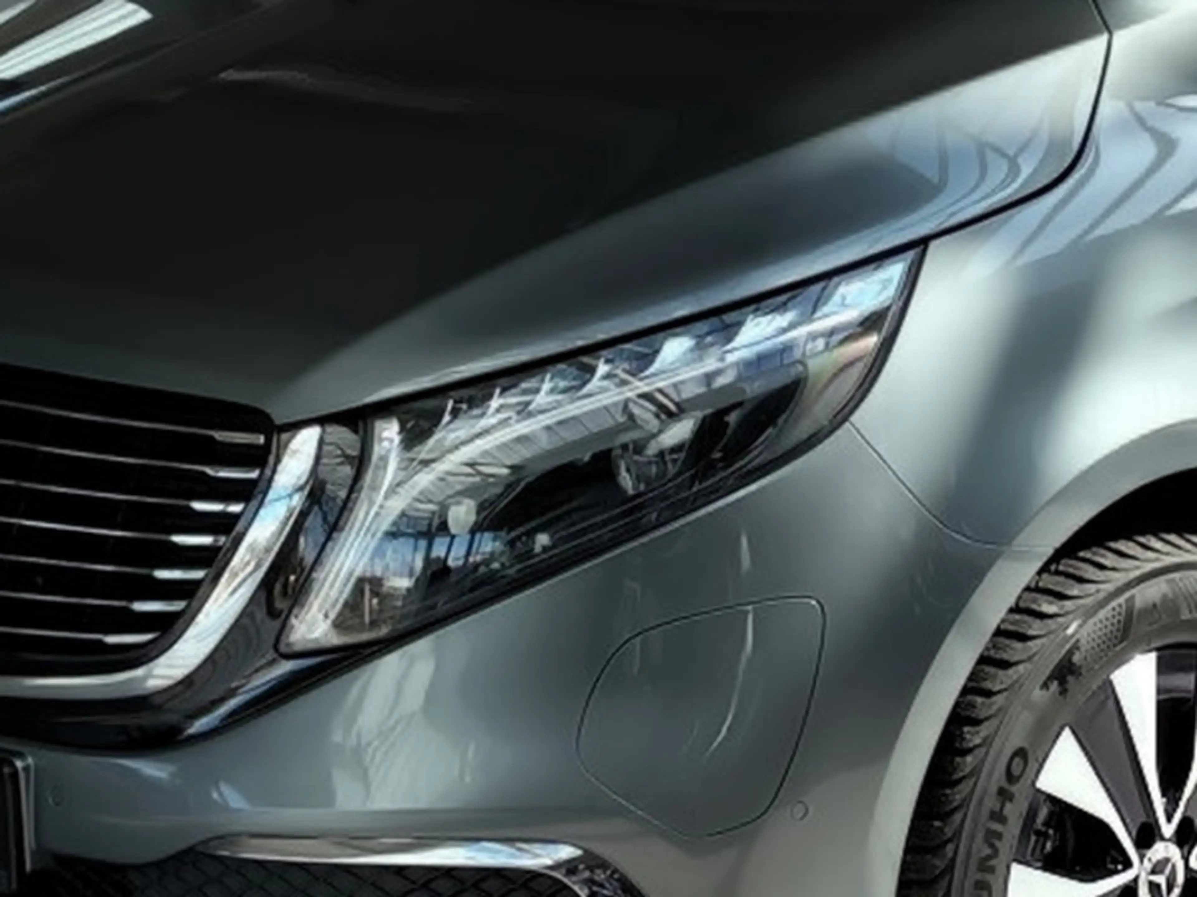 Mercedes-Benz EQV 300 Avantgarde extralang 8Sitze-Leder beige — photo 2