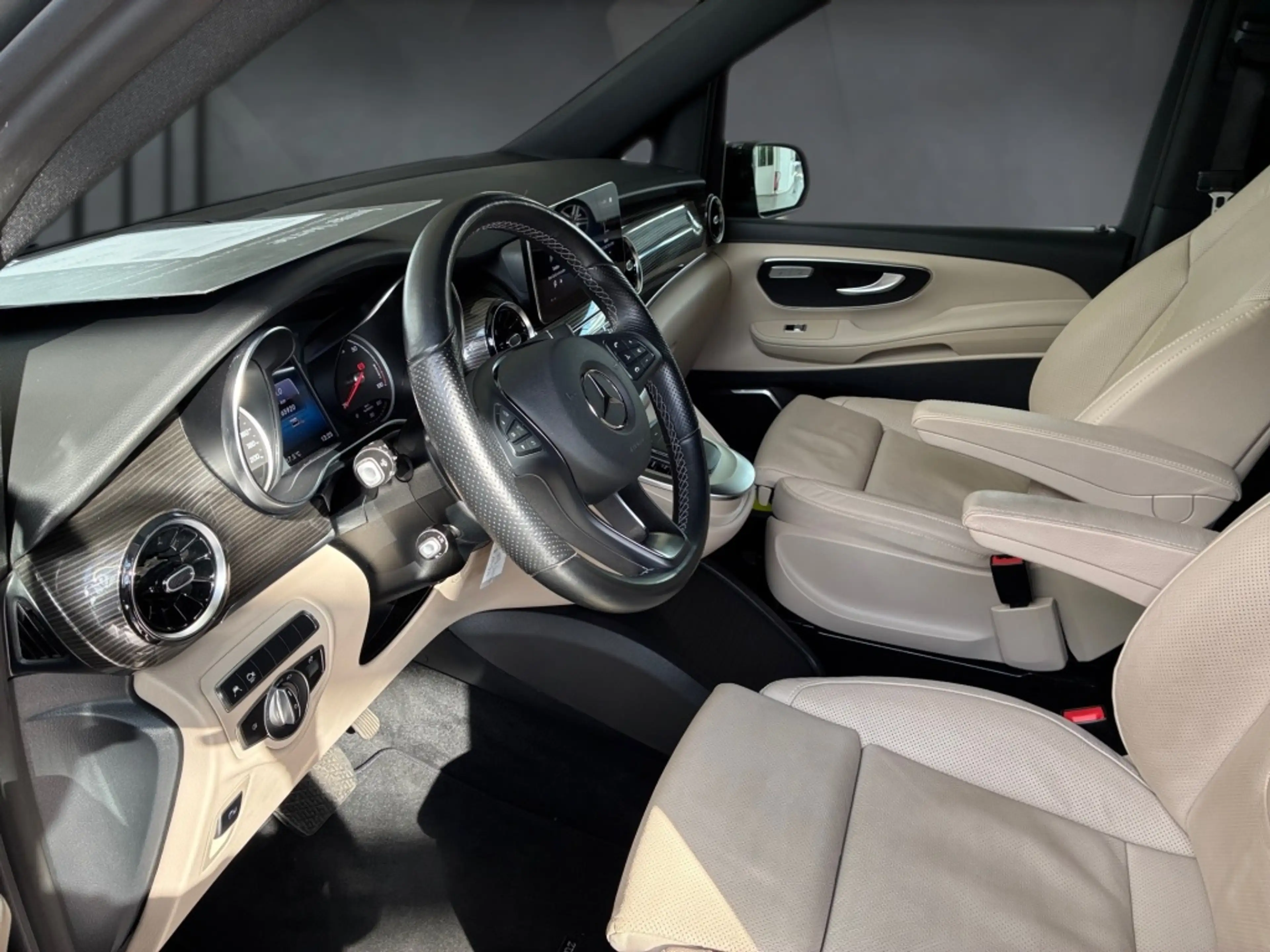 Mercedes-Benz EQV 300 Avantgarde extralang 8Sitze-Leder beige — photo 6
