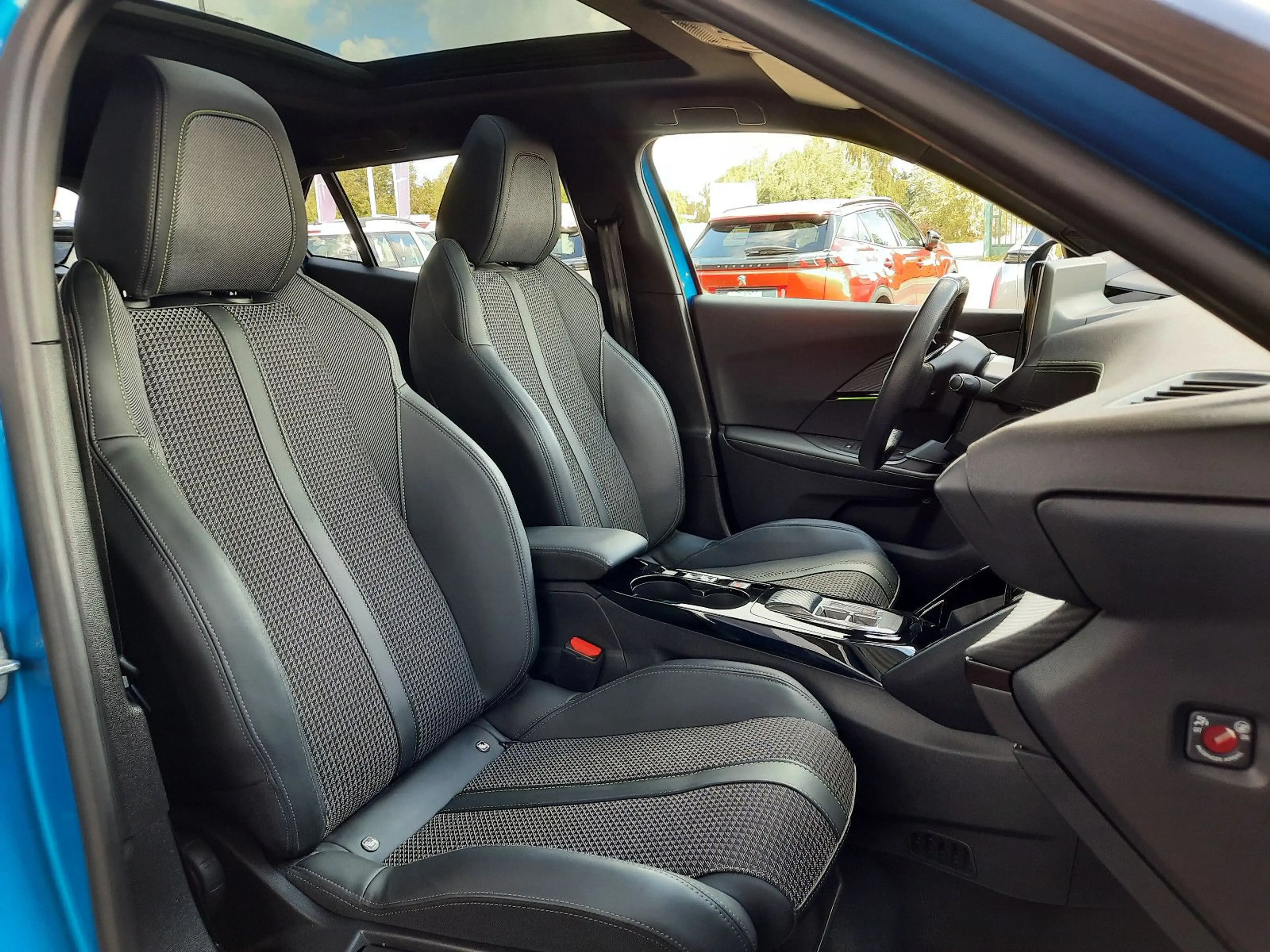Peugeot 2008 e-2008 GT SDACH SH NAVI KAMERA GJR — photo 8