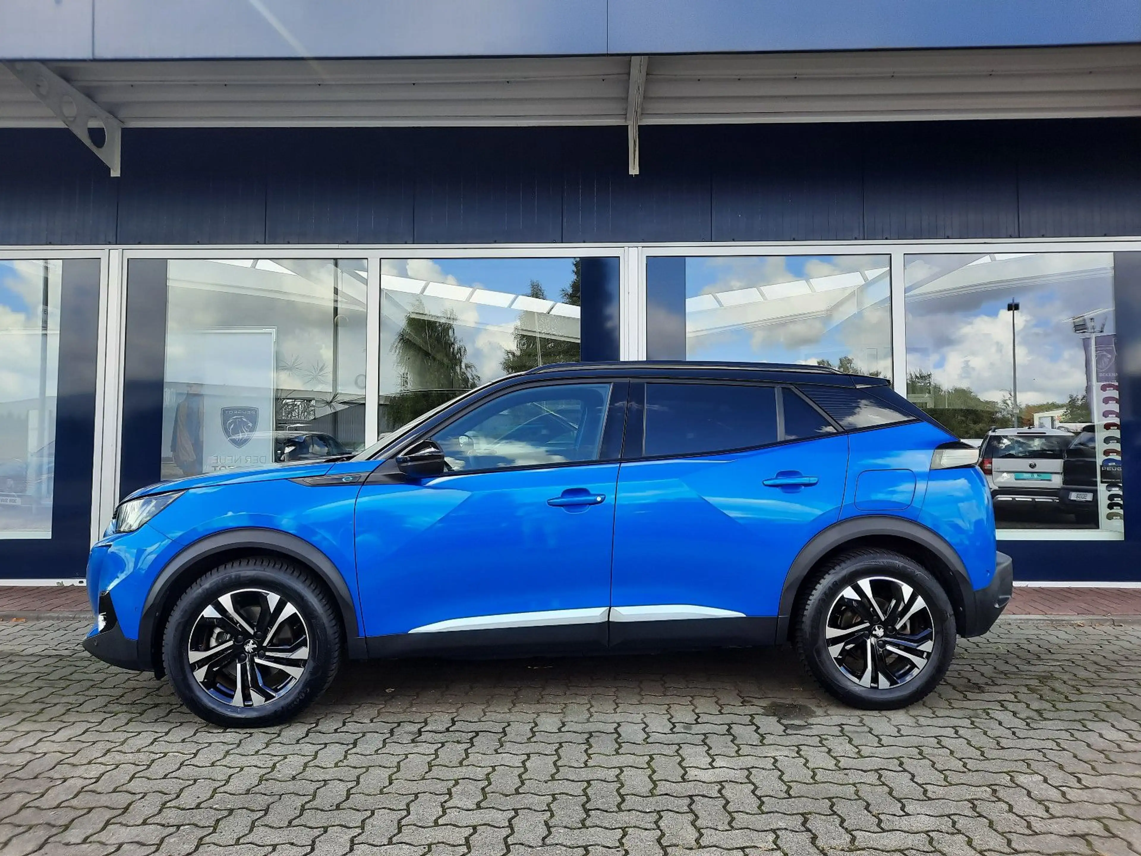 Peugeot 2008 e-2008 GT SDACH SH NAVI KAMERA GJR — photo 4