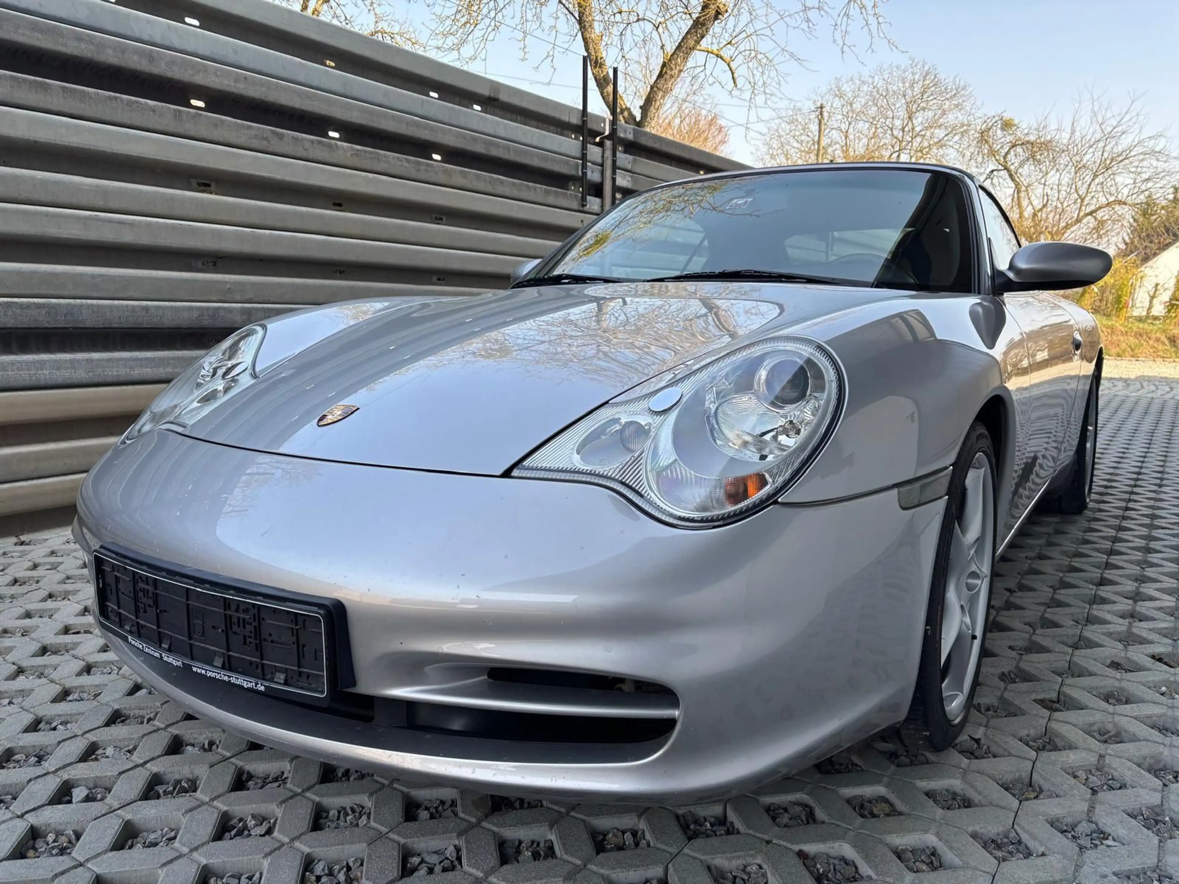 Porsche 996 Carrera 4 Cabrio orig Km, tip.,voll — photo 2