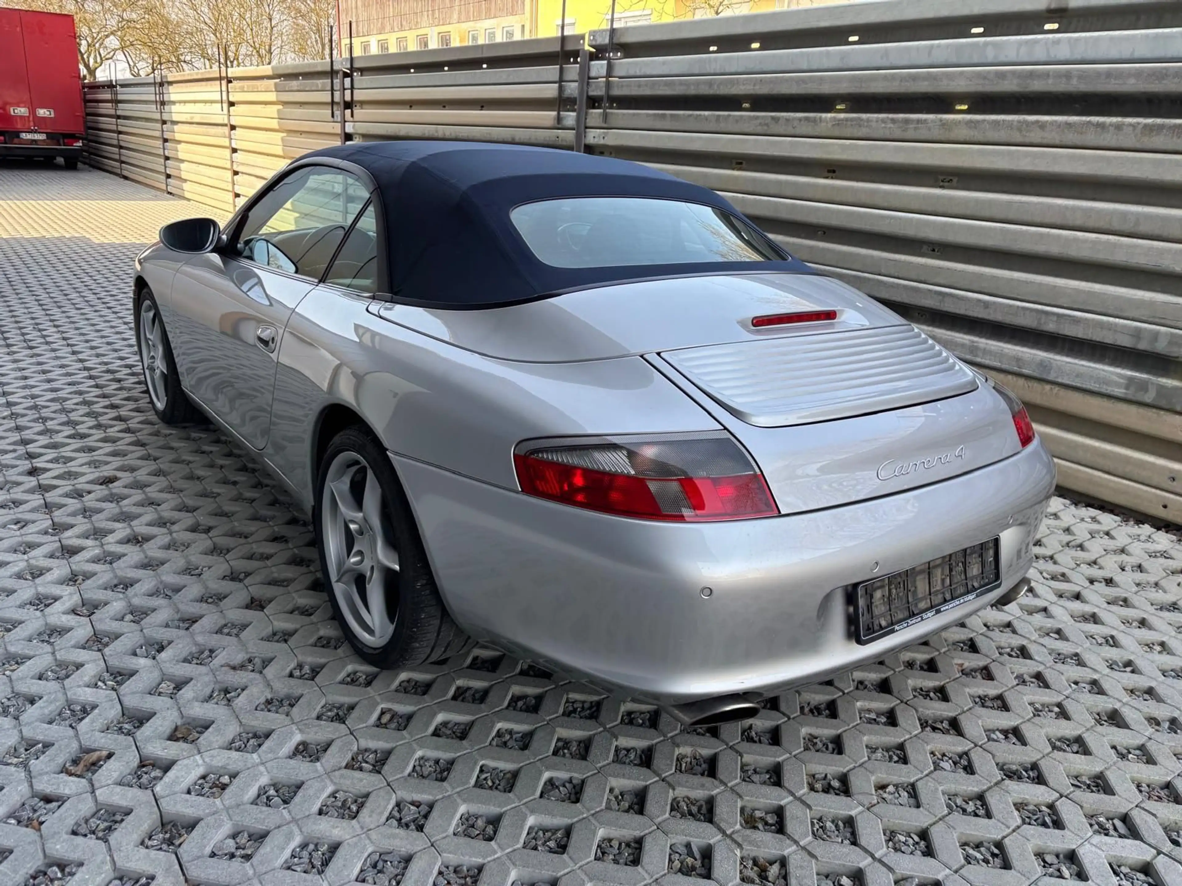 Porsche 996 Carrera 4 Cabrio orig Km, tip.,voll — photo 5