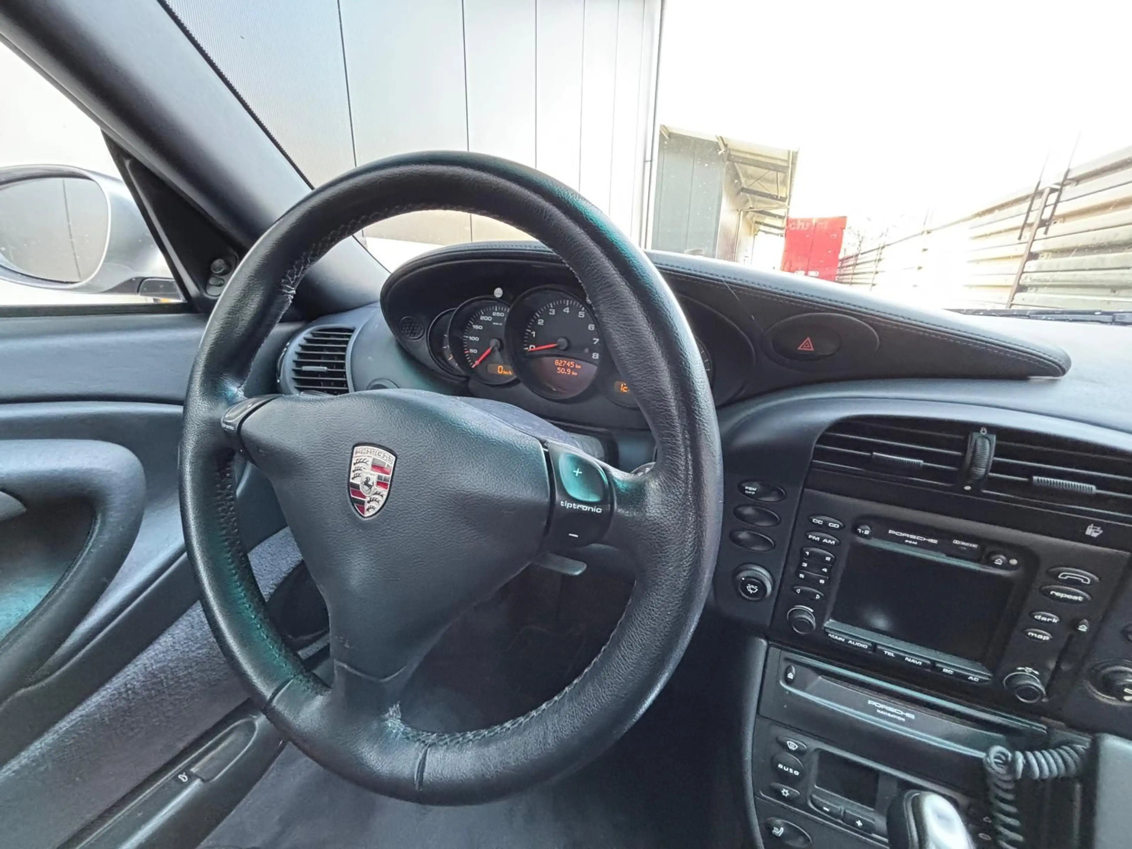 Porsche 996 Carrera 4 Cabrio orig Km, tip.,voll — photo 8