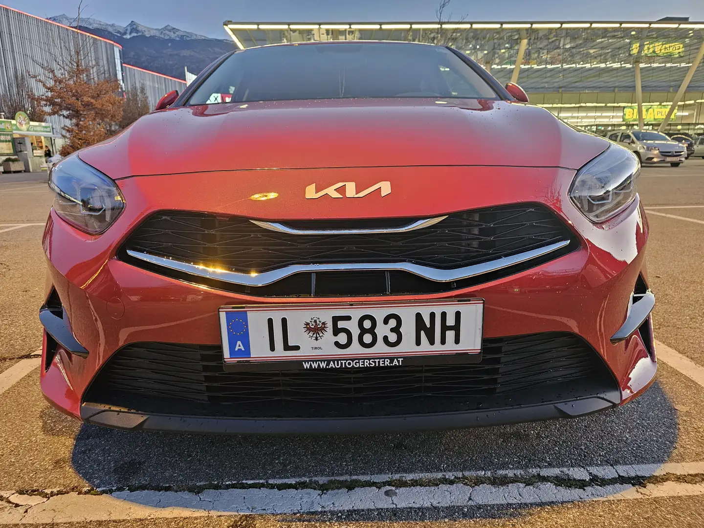 Kia Ceed / cee'd ceed 1,5 TGDI Gold 48V DCT Gold Rot - 2