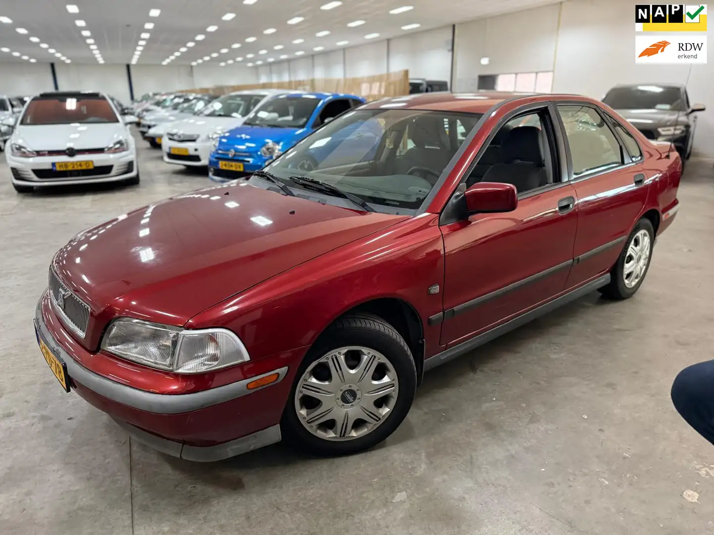 Volvo S40 1.8 /AUTOMAAT / NAP / NETTE AUTO / NIEUWE APK Rood - 1