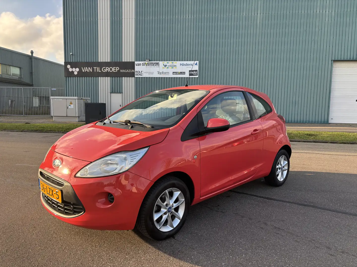 Ford Ka/Ka+ 1.2i Cool&Sound 70 PK. Nieuw rijdende auto van de - 1