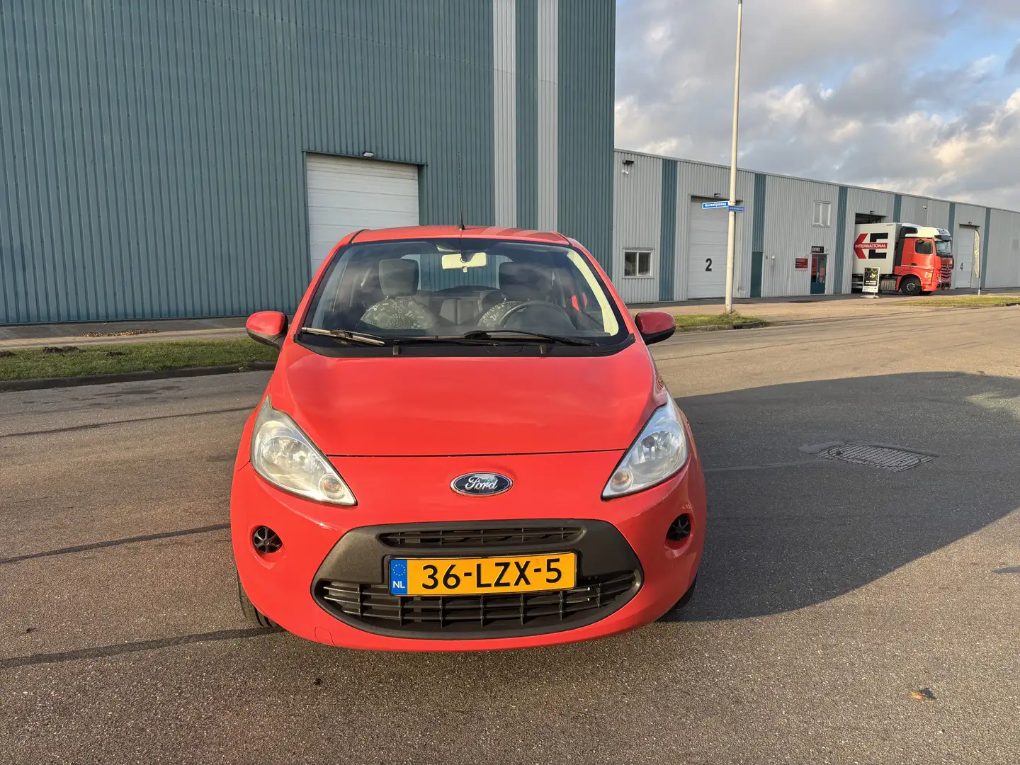 Ford Ka/Ka+ 1.2i Cool&Sound 70 PK. Nieuw rijdende auto van de - 2