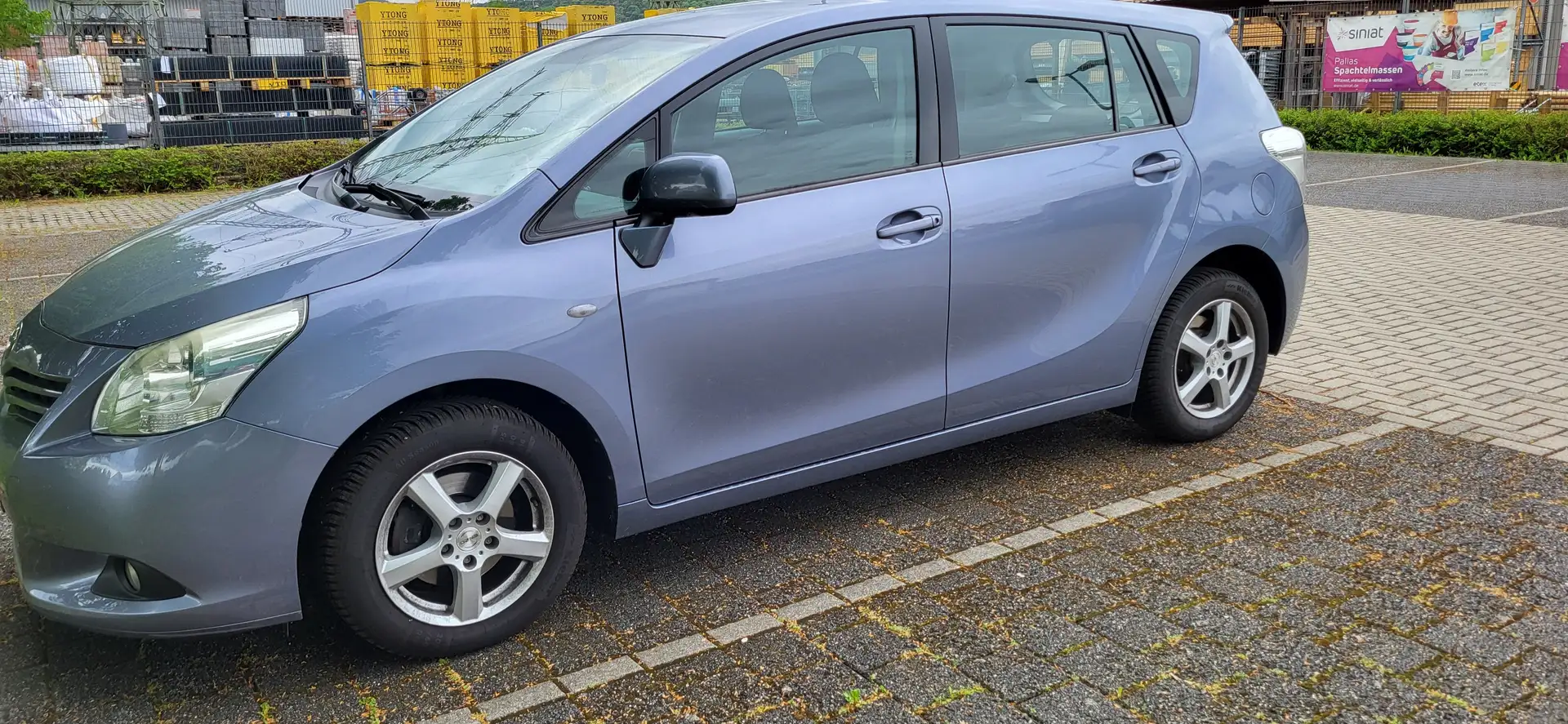 Toyota Verso Verso 1.6 Life Modrá - 1