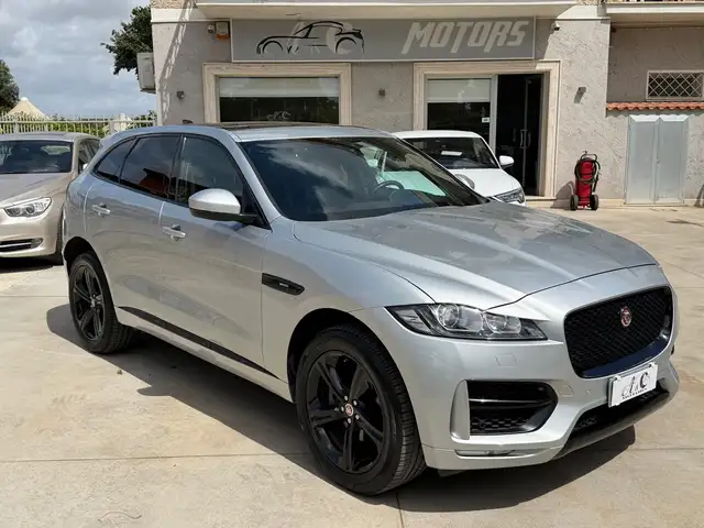 Jaguar F-Pace