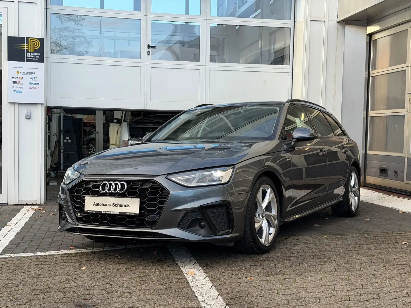 Audi A4 Avant 35 TDI S LINE/AHK/NAVI/SHZ/KEYLESS Grau - 1
