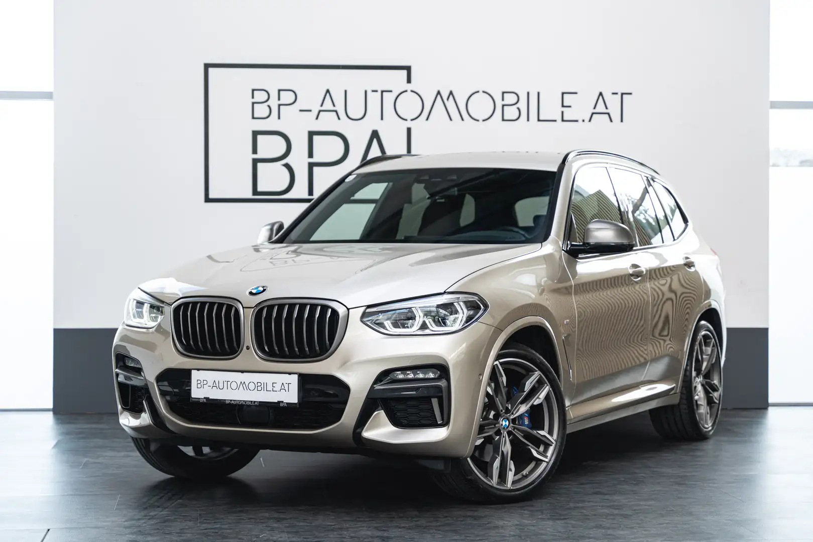 BMW X3 M M40 d // AHK // HEAD UP // TOP // Beige - 1