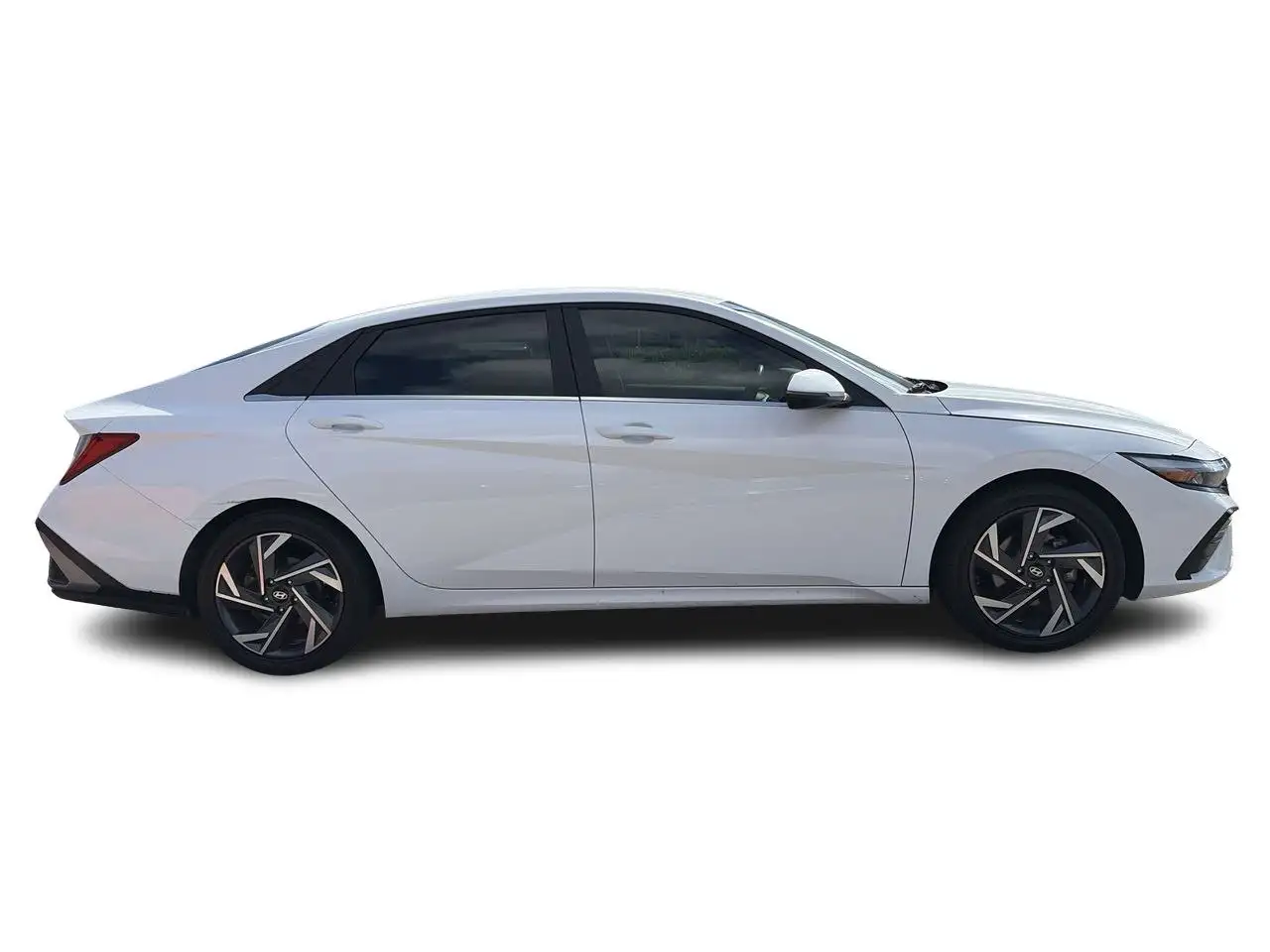 Hyundai ELANTRA снимка Hyundai ELANTRA