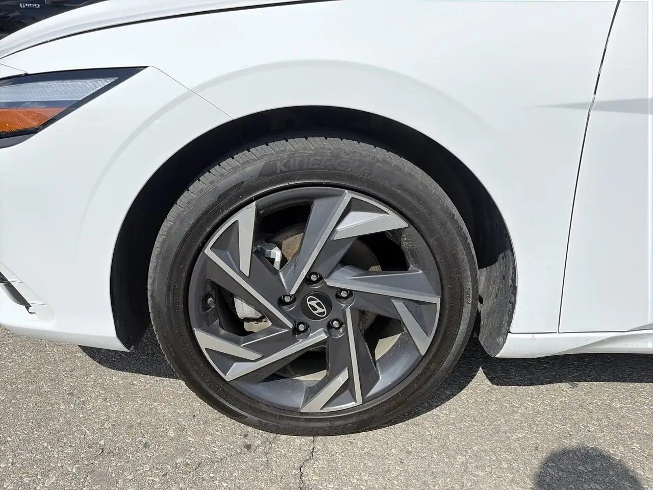Hyundai ELANTRA снимка Hyundai ELANTRA