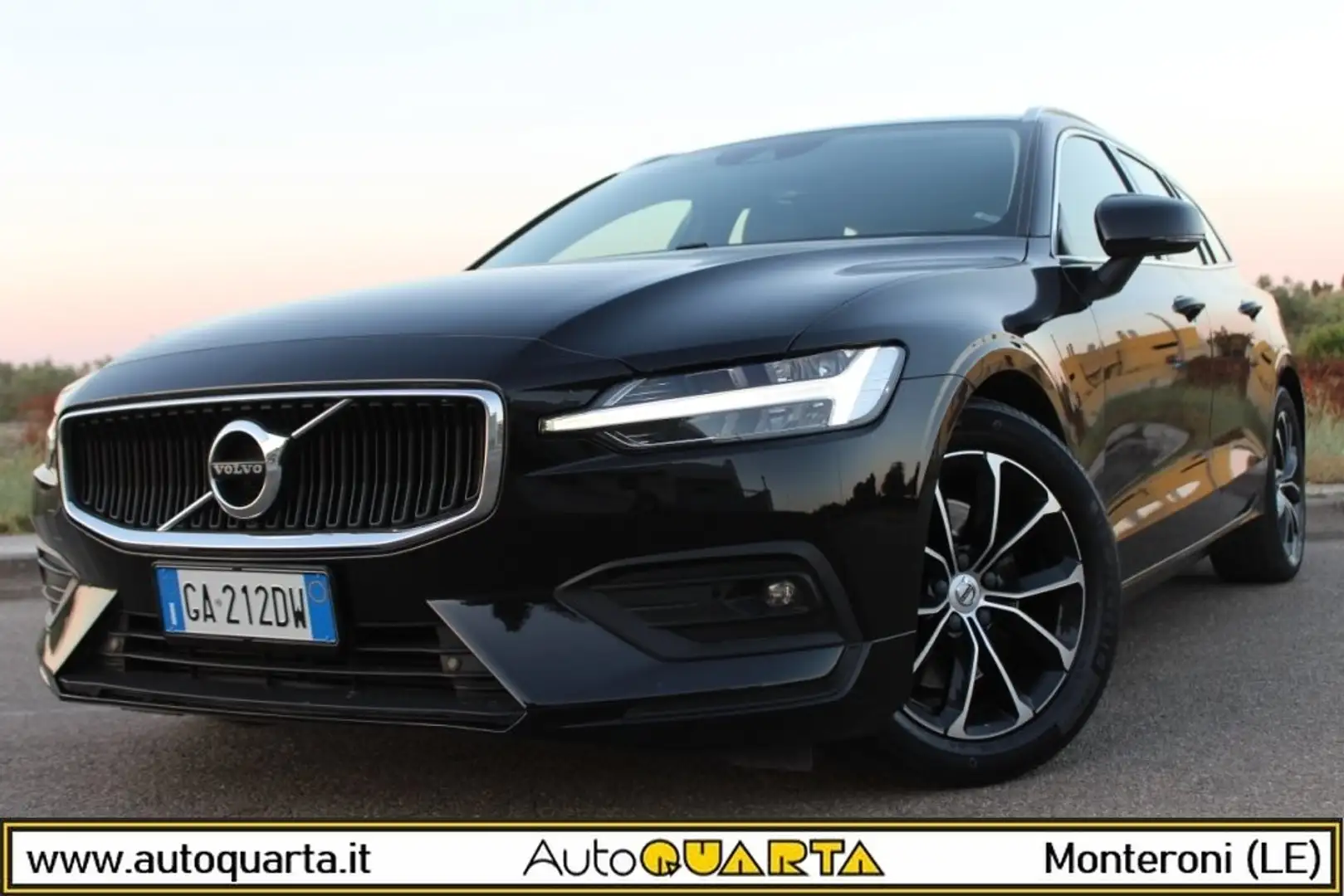 Volvo V60 2.0 D3 Geartronic *PELLE *RETROCAMERA Nero - 1