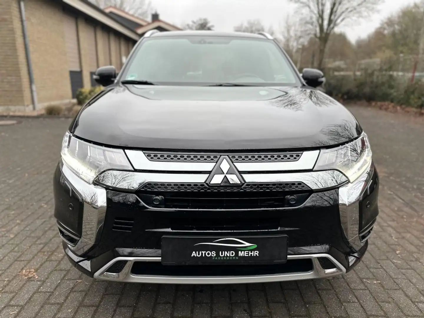 Mitsubishi Outlander PHEV Intro Edition 4WD Klima Xenon Negro - 2