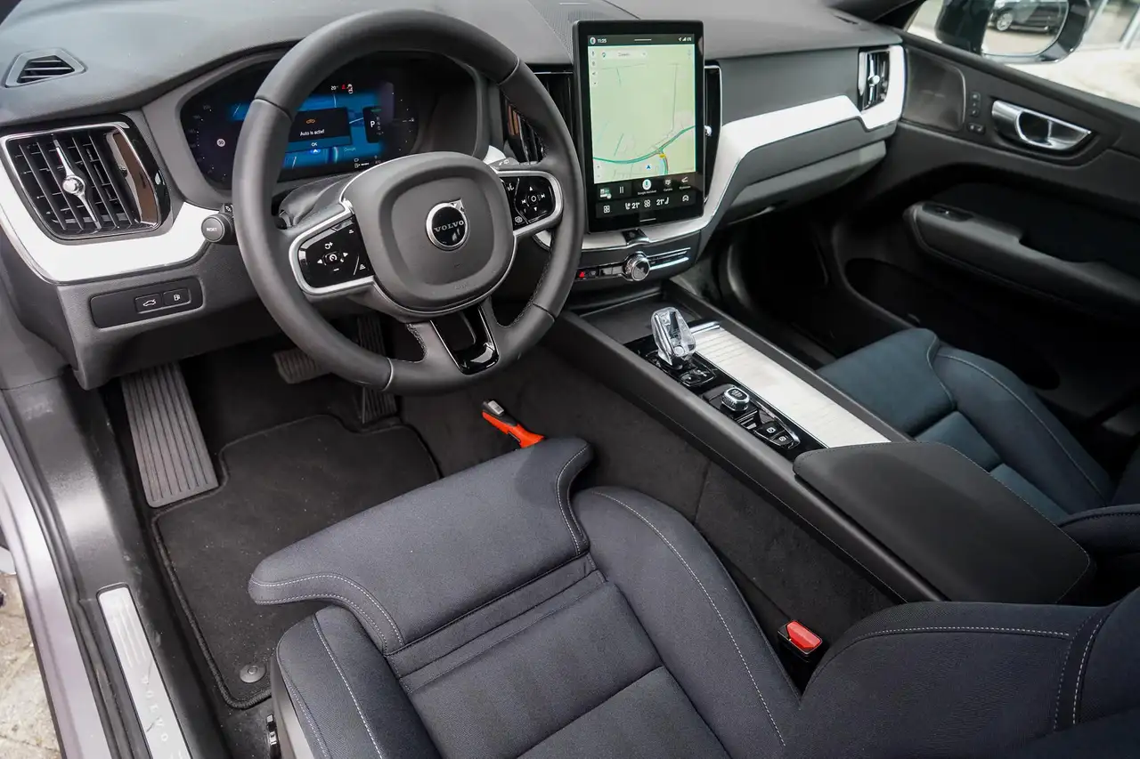 Volvo XC60 2026 — фото 12