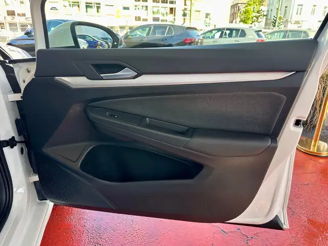 Volkswagen Golf view 23
