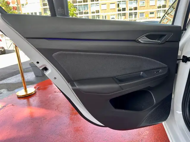 Volkswagen Golf view 24