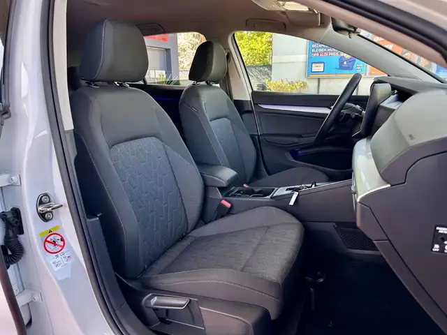 Volkswagen Golf view 22