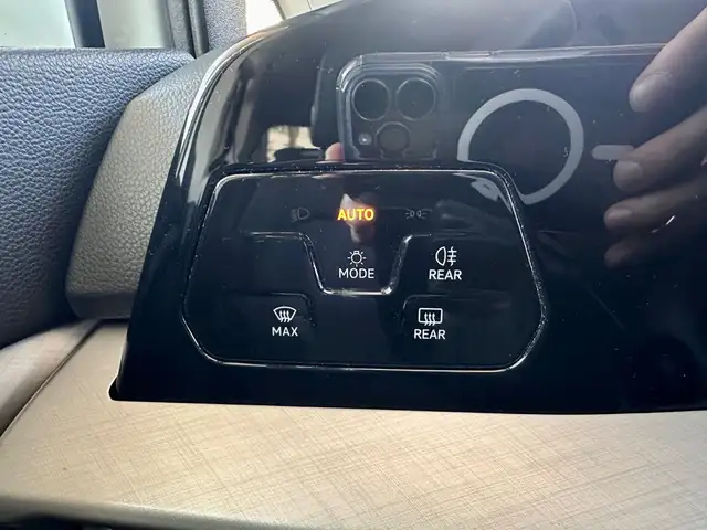 Volkswagen Golf view 20