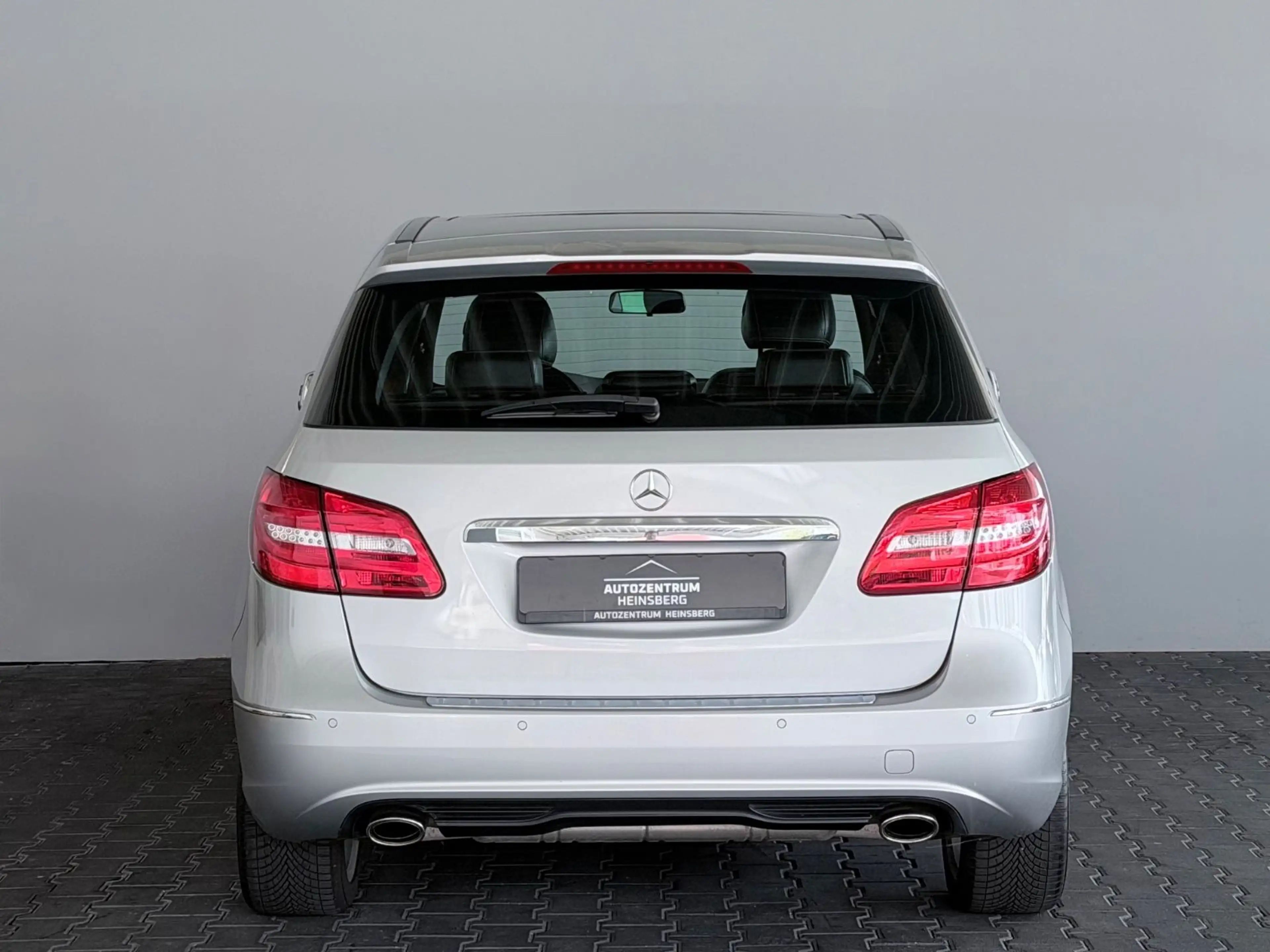 Mercedes-Benz B 200 Automatik Navi|Panorama|SHZ — photo 3