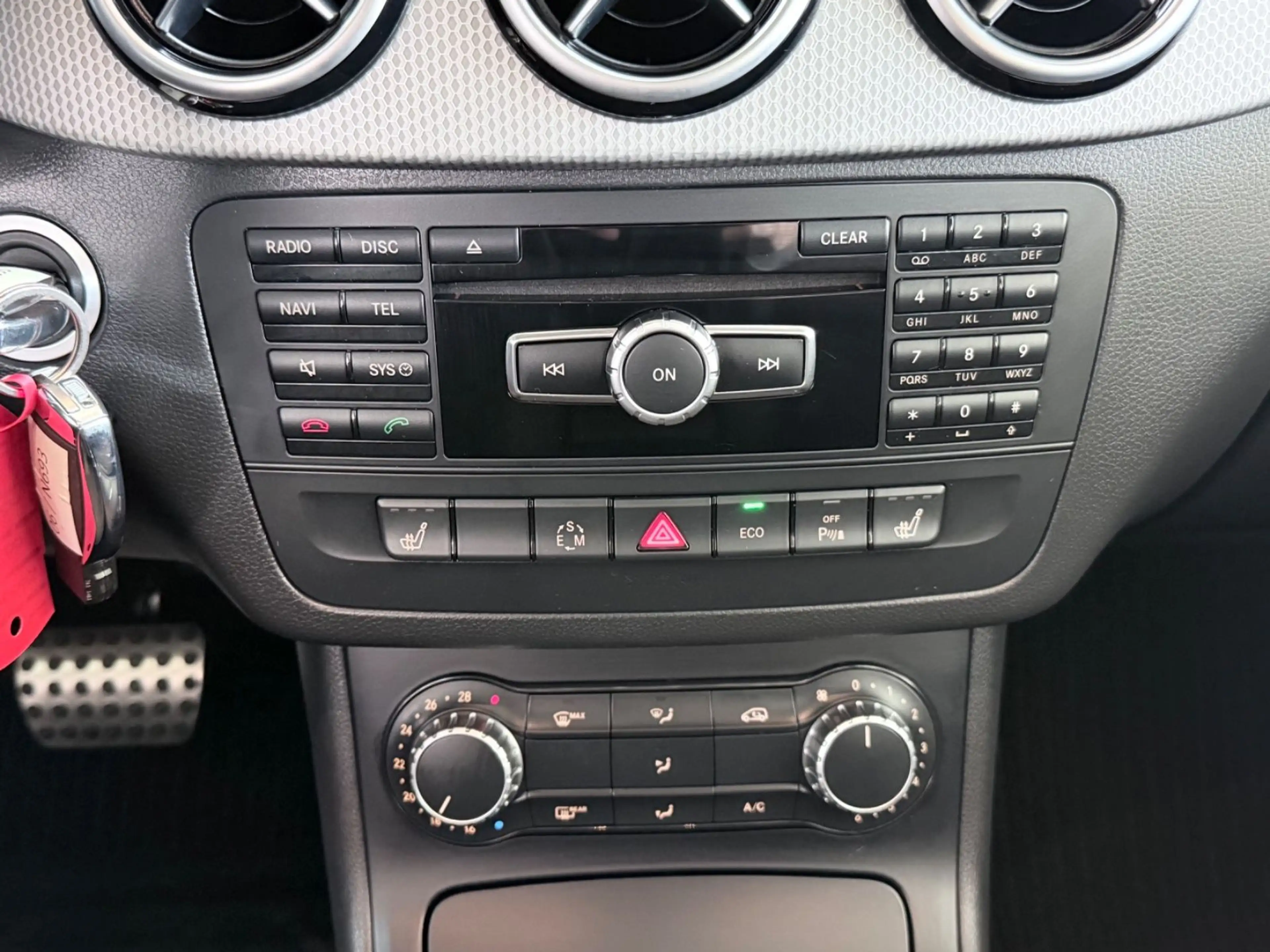 Mercedes-Benz B 200 Automatik Navi|Panorama|SHZ — photo 13