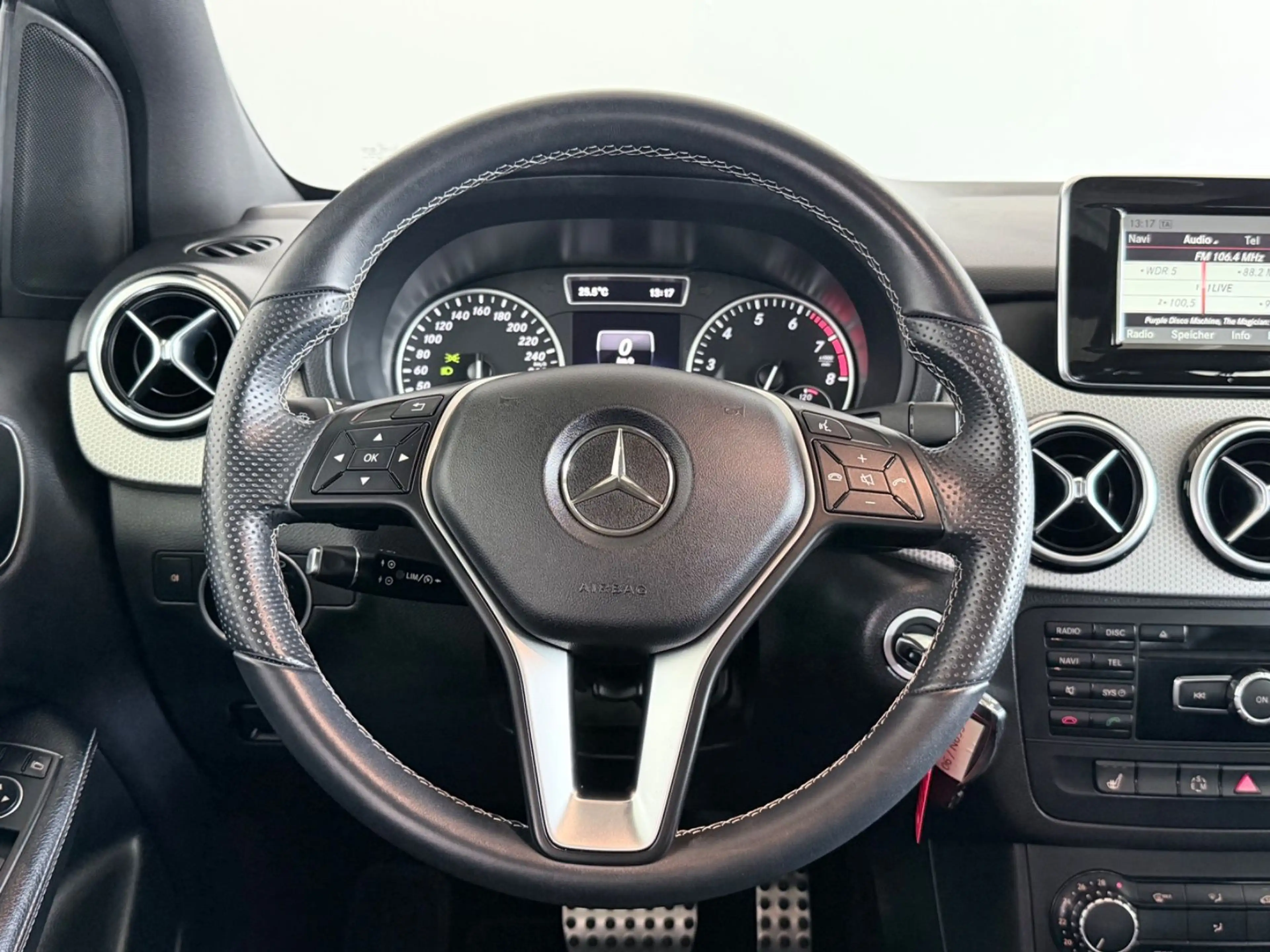 Mercedes-Benz B 200 Automatik Navi|Panorama|SHZ — photo 10