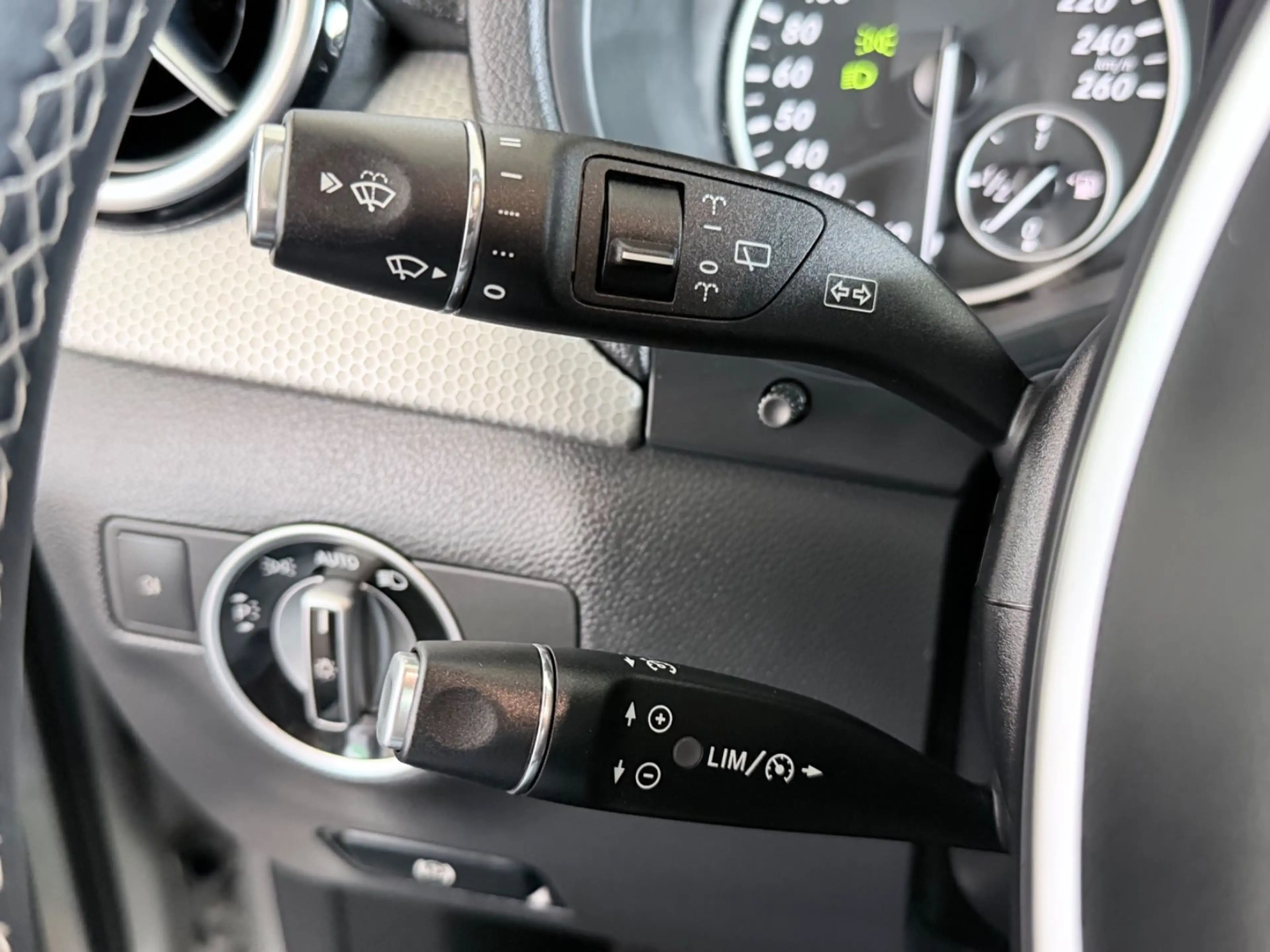 Mercedes-Benz B 200 Automatik Navi|Panorama|SHZ — photo 11