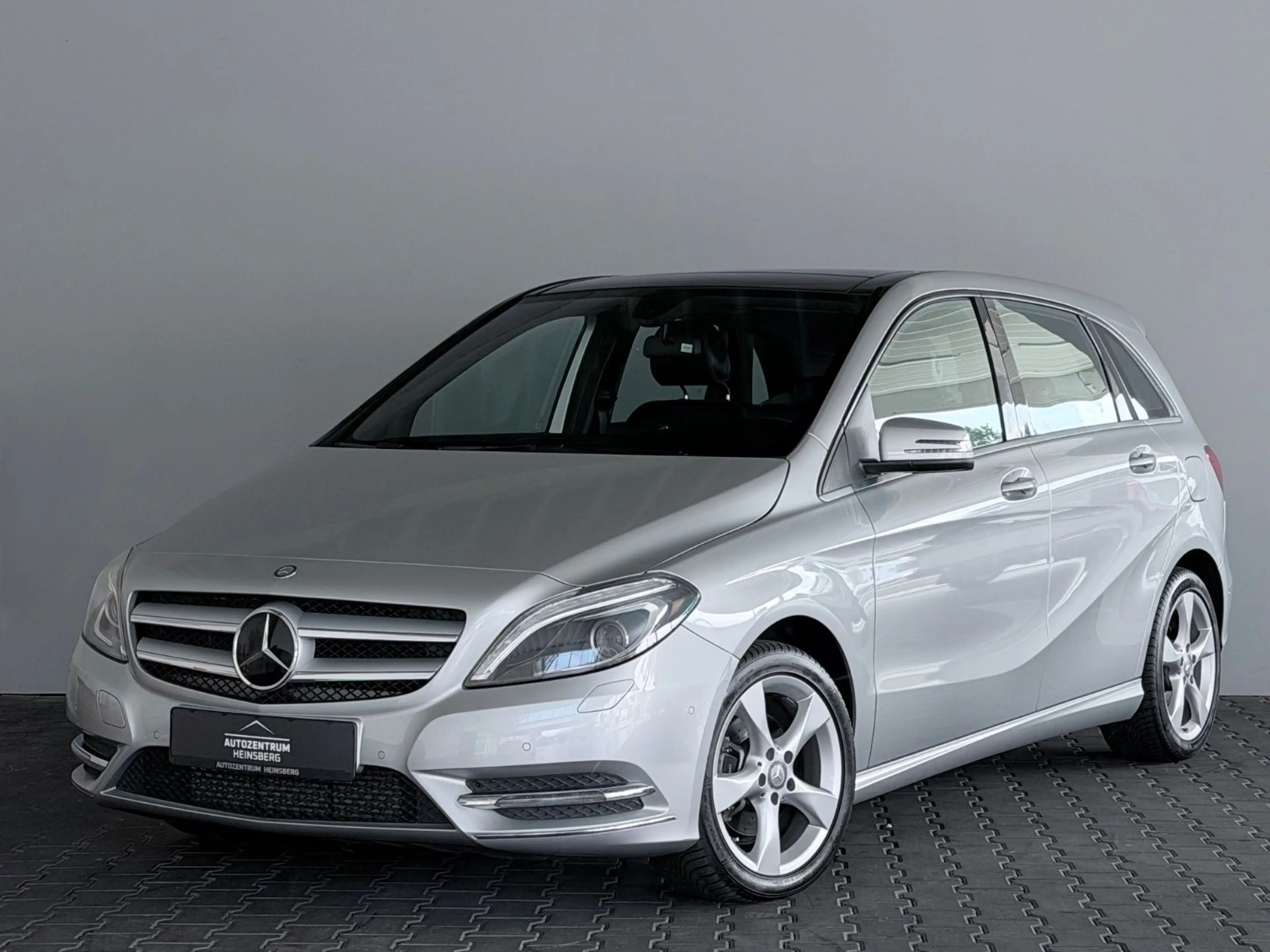 Mercedes-Benz B 200 Automatik Navi|Panorama|SHZ
