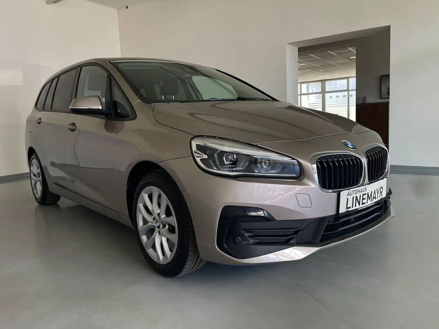 BMW 218 d xDrive  Gran Tourer Aut. Silber - 2