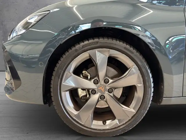 Cupra Leon view 5