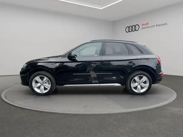 Audi Q5 view 4