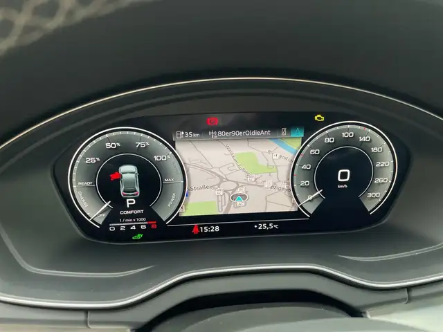 Audi Q5 view 13