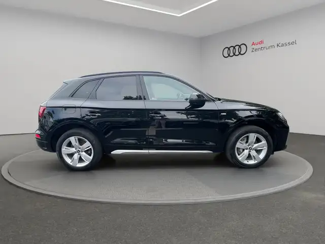 Audi Q5 view 8