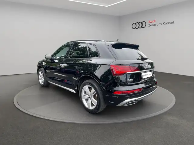 Audi Q5 view 5