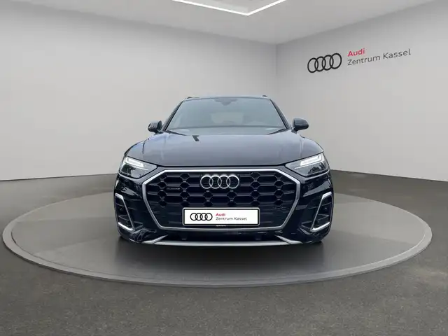 Audi Q5 view 10