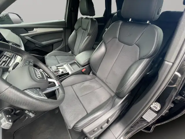 Audi Q5 view 11