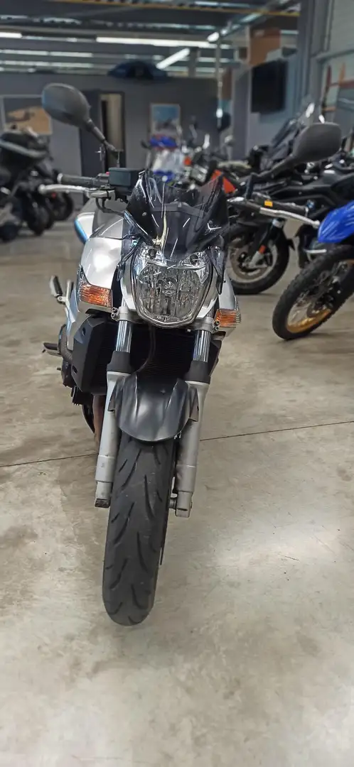 Suzuki GSR 600 Gris - 1