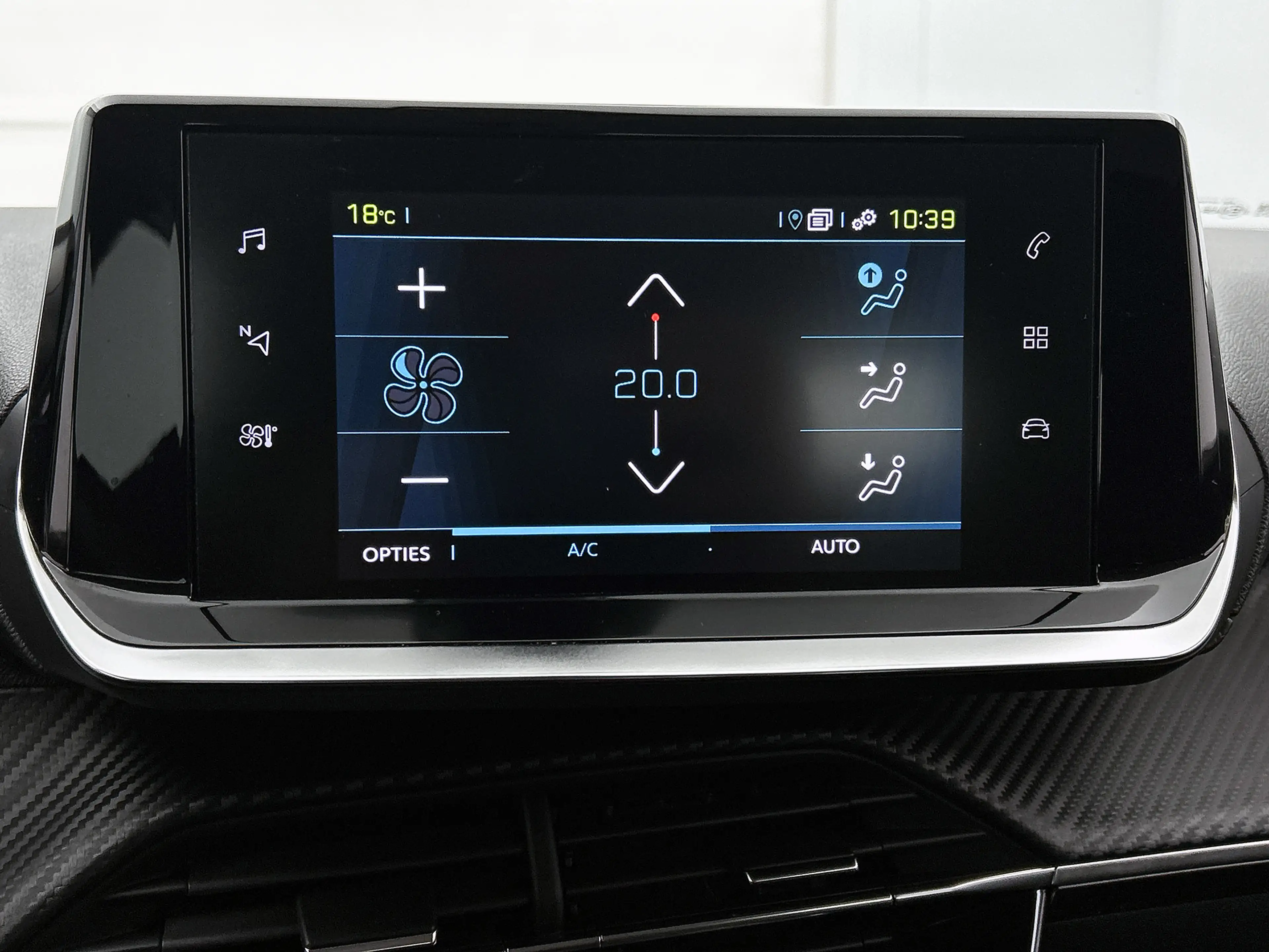 Peugeot e-2008 EV Allure 50 kWh — photo 10