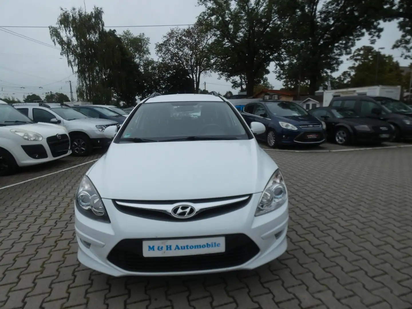 Hyundai i30 cw  XROAD Business *2.Hand*Klima* Blanc - 2