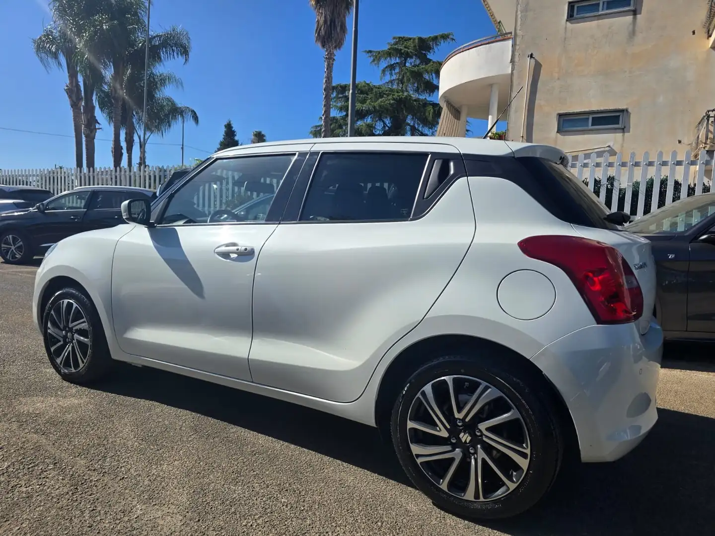 Suzuki Swift 1.2 HYBRID 83CV TOP EDITION FULL PERLATO Bianco - 2