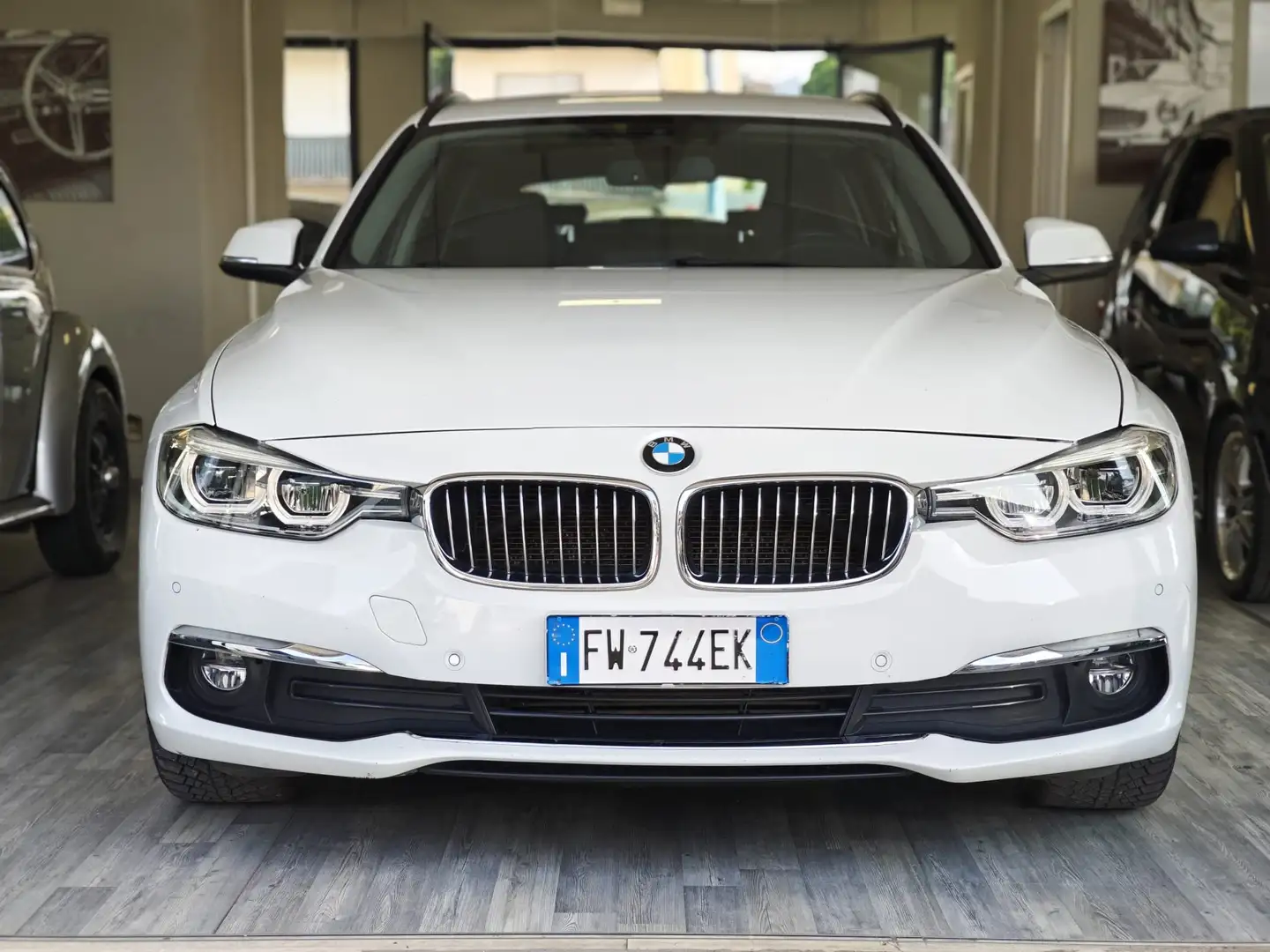 BMW 316 316d Touring Luxury auto Bianco - 1