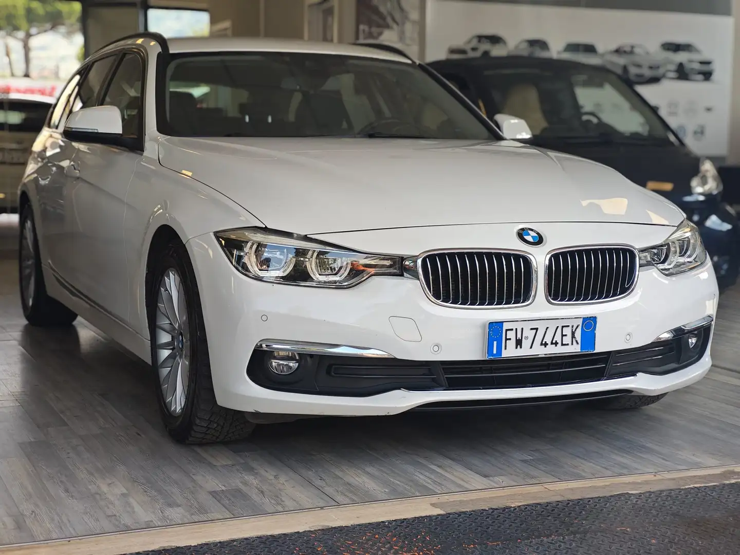 BMW 316 316d Touring Luxury auto Bianco - 2