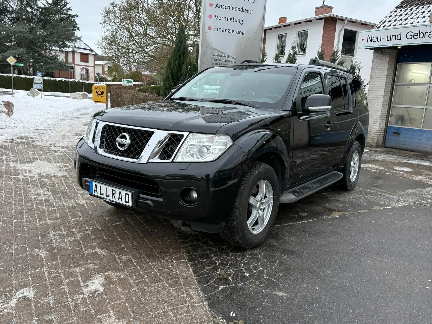 Nissan Pathfinder 2.5 dCi DPF "LE" Klima, AHK, GSHD, Leder, Sitzh... Schwarz - 1