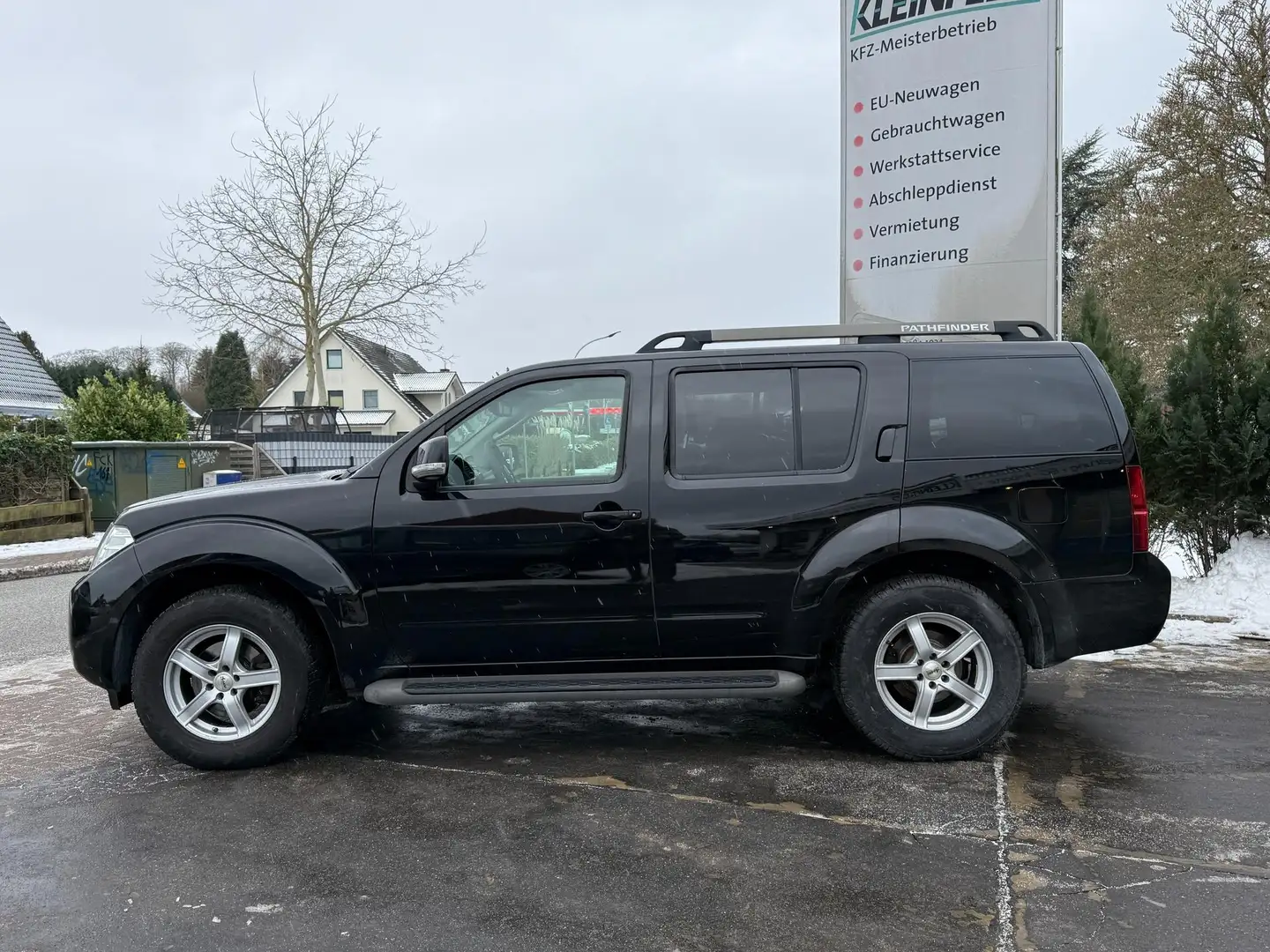 Nissan Pathfinder 2.5 dCi DPF "LE" Klima, AHK, GSHD, Leder, Sitzh... Schwarz - 2