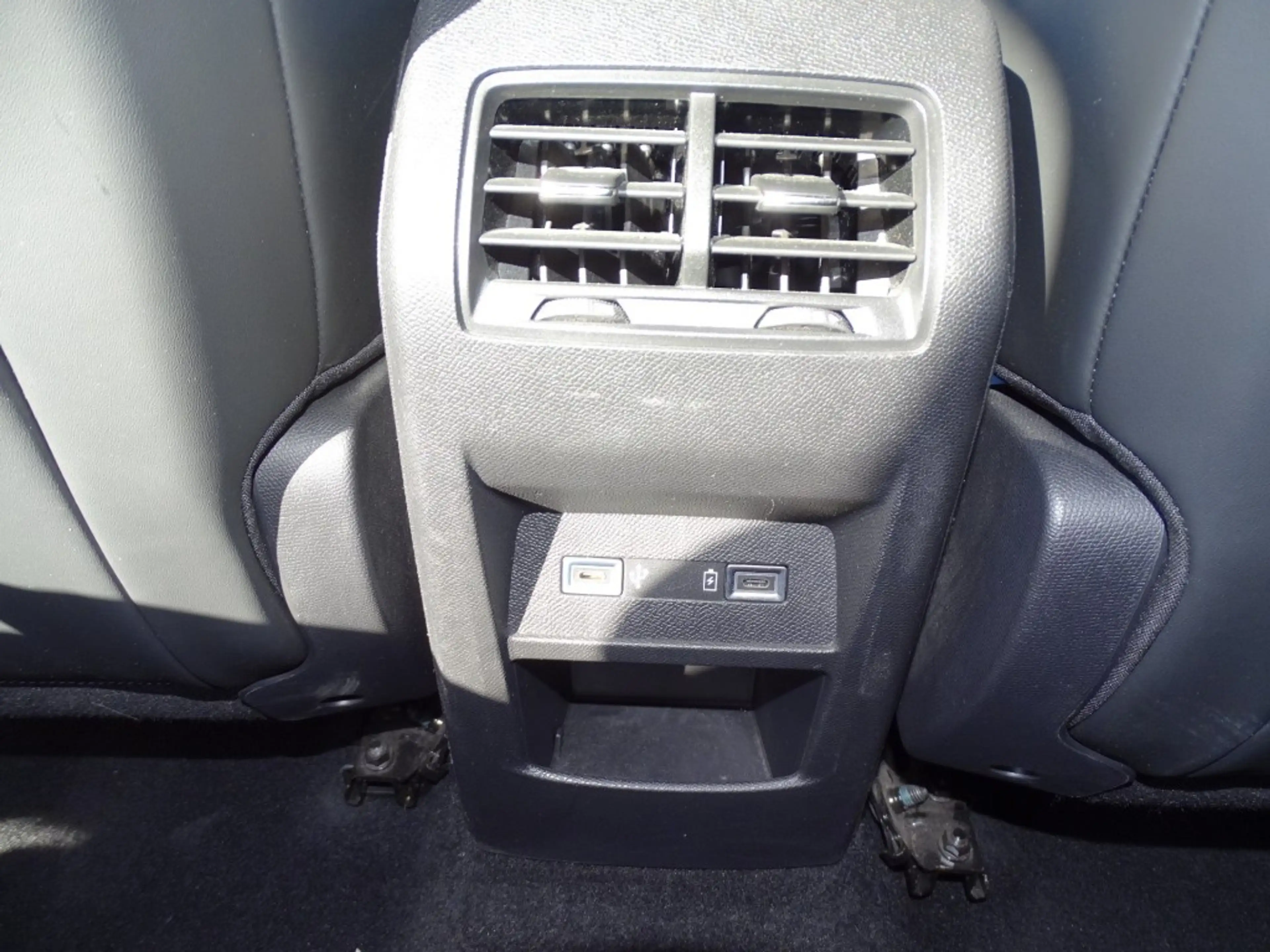 Peugeot 308 1.2 PURETECH ALLURE-Multimedia-Cruise-ISOfix-Autom — photo 10